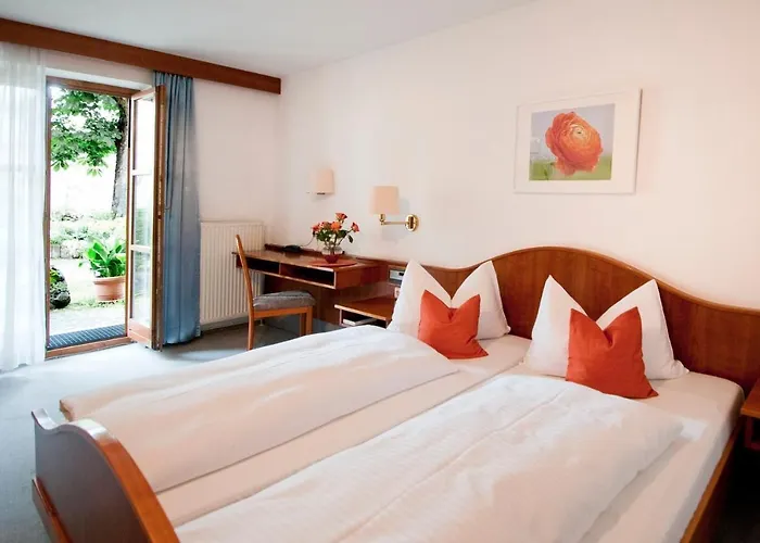 בית הארחה Gaestehaus Sonne 3*